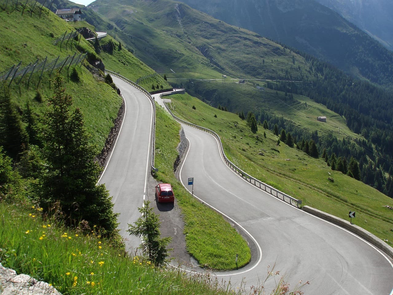 A spectacular ride over the Jaufen Pass